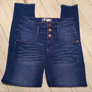 No Boundaries jeans size 11 Juniors.